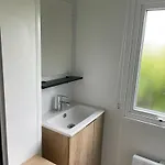 Camping Mobilhome-vue Lac-4 étoiles -lac Des Rêves *