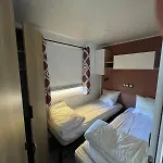 Camping Mobilhome-vue Lac-4 étoiles -lac Des Rêves *