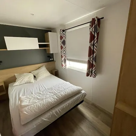 Mobilhome-vue Lac-4 étoiles -lac Des Rêves Camping Lattes
